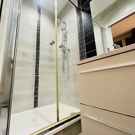 Dream Dwell Paris-chic Flat In The Heart Of Marais Near Pompidou Centre Apartment *